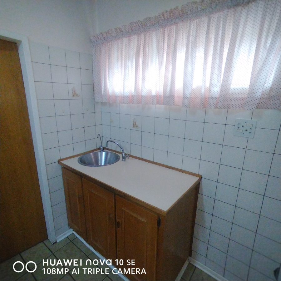 To Let 4 Bedroom Property for Rent in Bergsig Free State